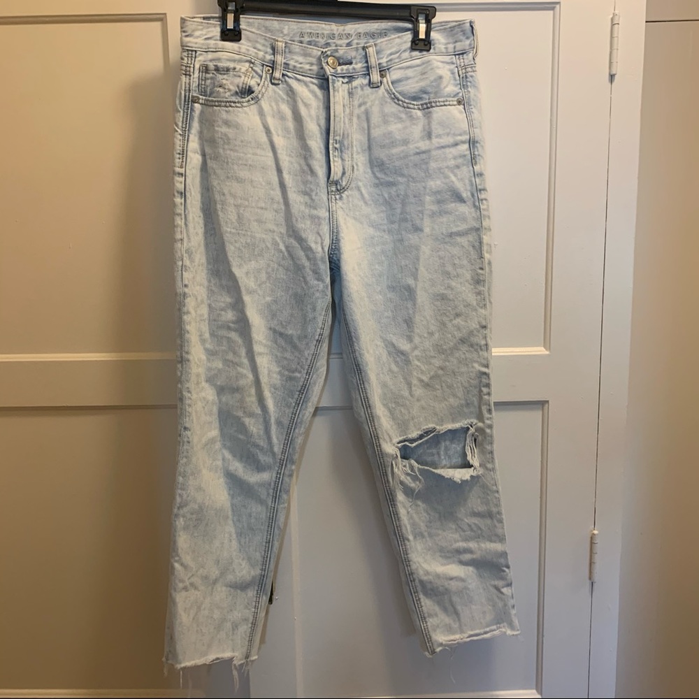 American Eagle mom jean